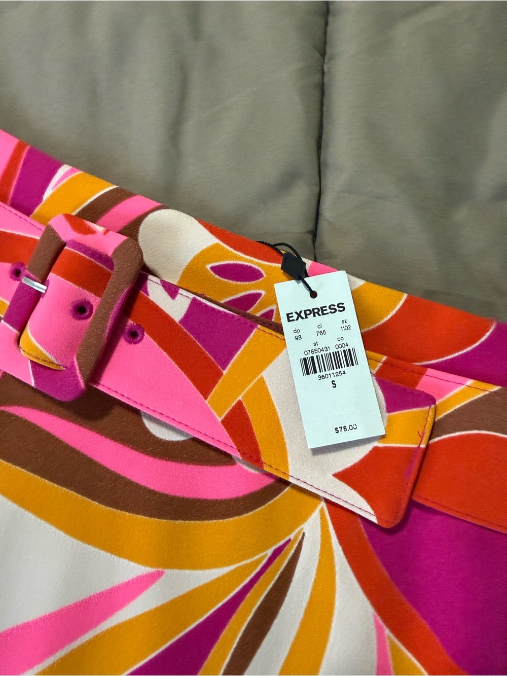 NWT Express Mini Skirt - Picture 2 of 3